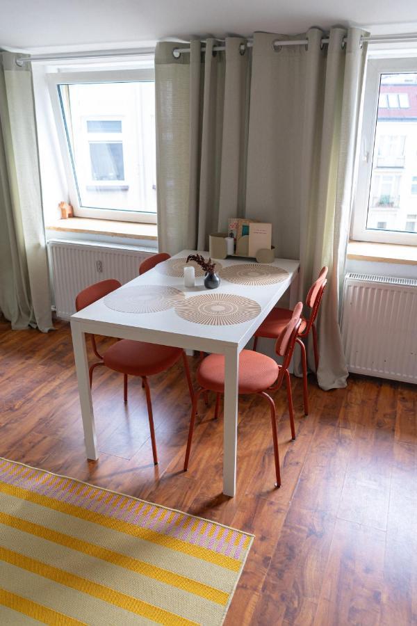 The Good Apartment Powisle 3 Bedrooms Warsaw Exterior photo